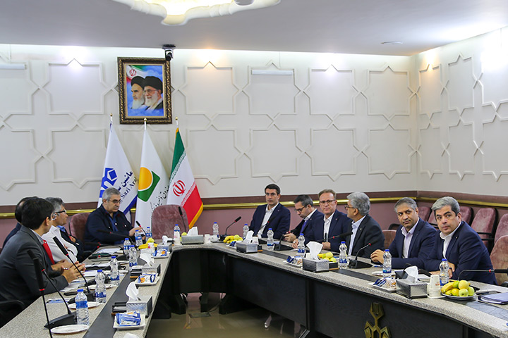 بازدید مدیرعامل بانک سینا از ماشینسازی اراک